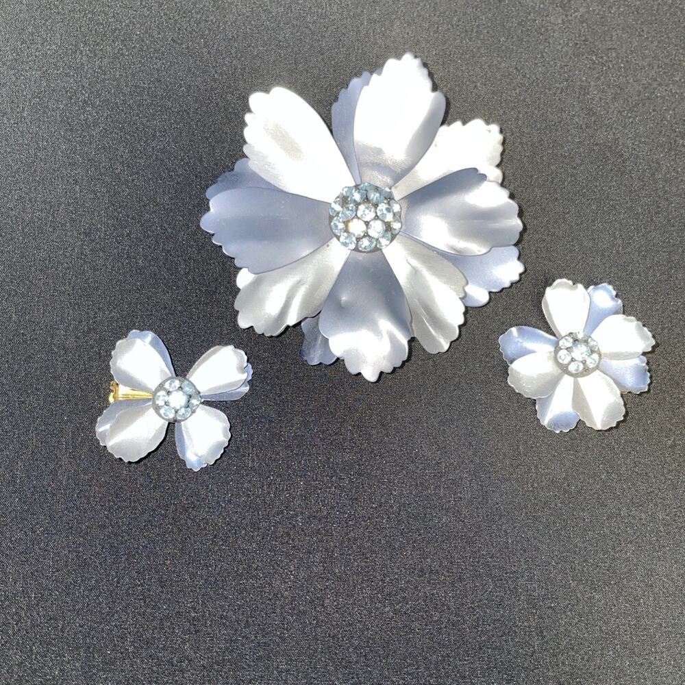 Lot Of Grey Silver Blue Metallic Floral Brooch With Rinestones 3 inch & Earings